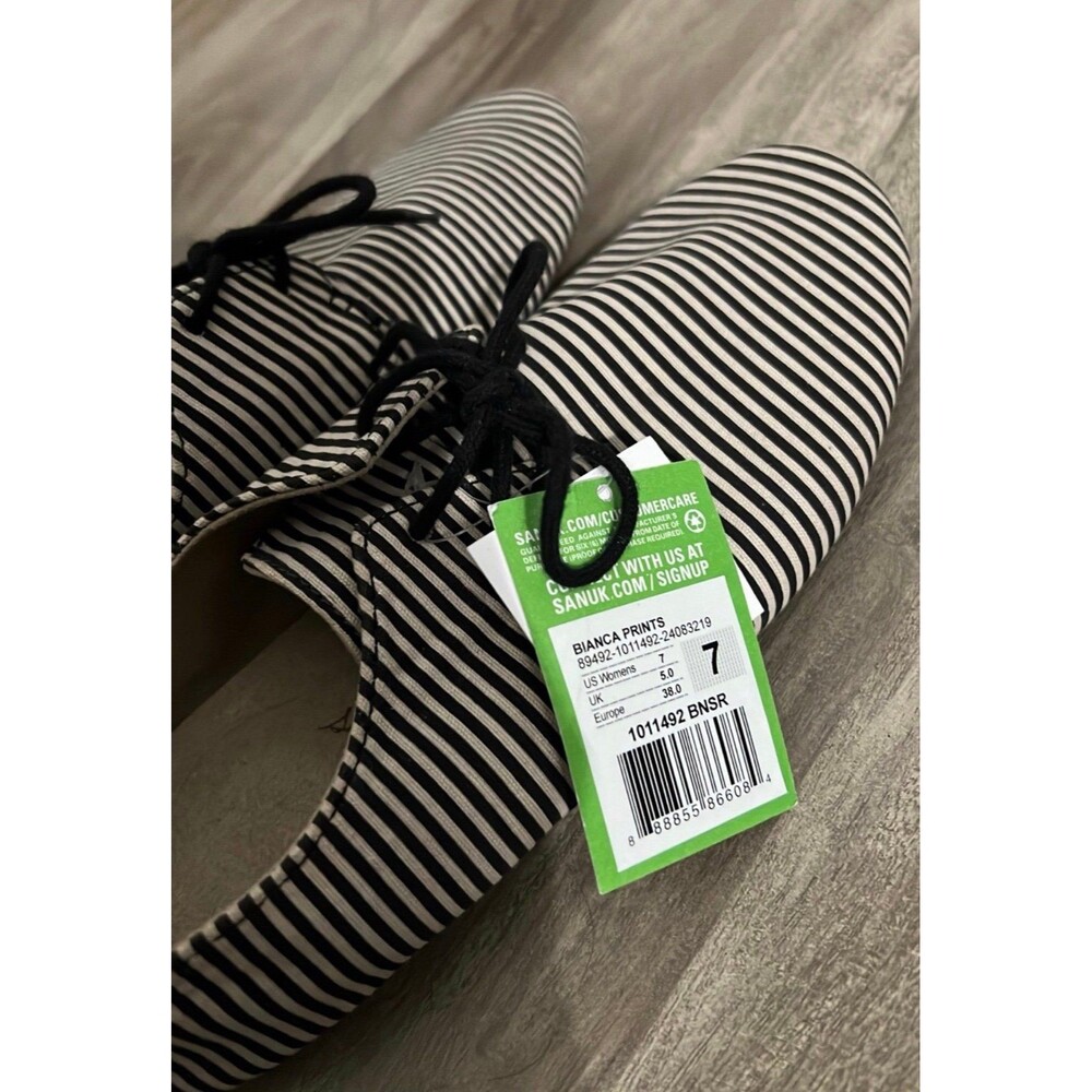 NEW Sanuk Yoga Mat Comfort Striped Bianca Workout Shoes Women’s Size 7